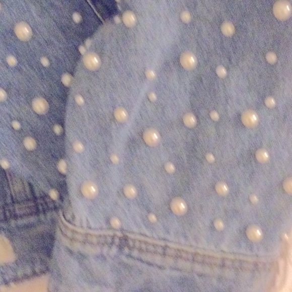 Destroyed denim jean coat - Picture 5 of 9